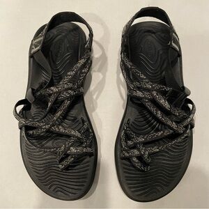 Black Chaco Sandals Sz 8